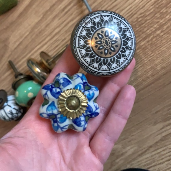 9 assorted knobs - Picture 8 of 9